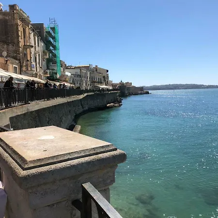 Dione بيت للعطل *